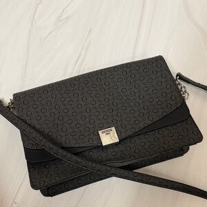 Vintage GUESS Black Patterned Women's Bag